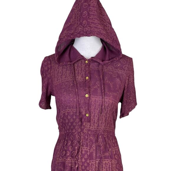 Earthbound Trading Co Maroon Crepe Gold Print Hooded Short Sleeve Romper - Picture 7 of 9
